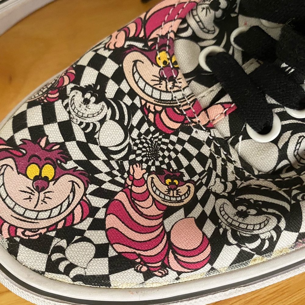 Vans CHESHIRE CAT ALICE IN WONDERLAND Artistic Print Sneakers